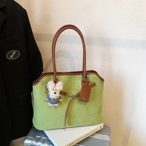 Borsa Tote Grande in PU Effetto Scamosciato Retro per Donna Cartella da Ufficio Semplice Vintage a Tracolla Con Ciondolo a Orso