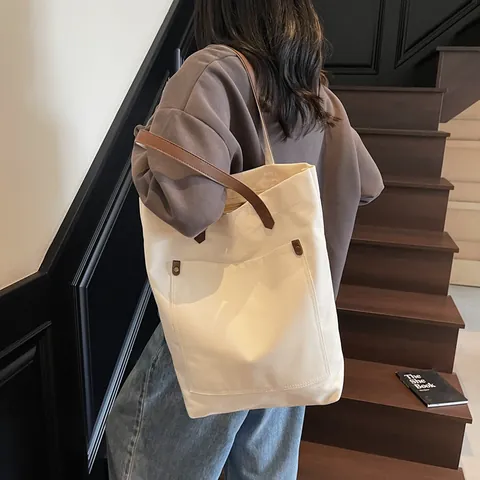 Borsa Tote in Tela Donna Grande Capacità Minimalista Borsa a Spalla Pendolare Cinghie a Contrasto Borchie Arredamento Borsa