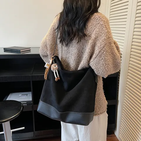 Women Retro Suede PU Leather Patchwork Bucket Bag Large Capacity Hobo Shoulder Bag Daily Commute Handbag With Pendant