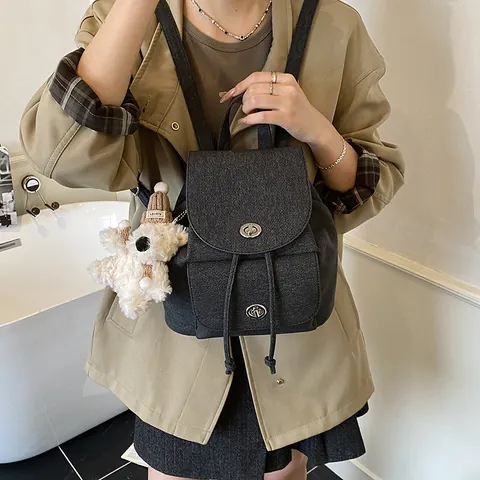 Mochila Vintage de Color Sólido para Mujer Con Cierre de Metal Cordón Pequeña Mochila Escolar de Viaje Casual Bolso de Cuero PU Tela Con Colgante de Oso