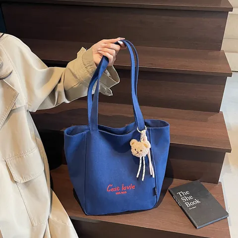 Women Large Capacity Canvas Tote Bag Embroidered C'est La Vie Fashion Shoulder Bag Casual Minimalist Commute Shopping Handbag With Plush Bear Charm