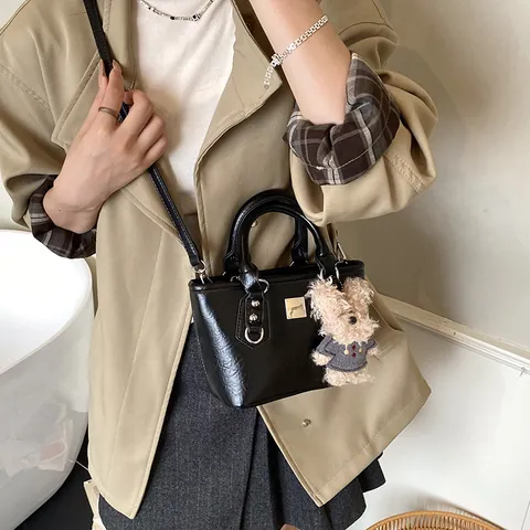 Women Vintage PU Leather Bucket Bag With Plush Pendant Minimalist Shoulder Crossbody Handbag Daily Commute Casual Bag