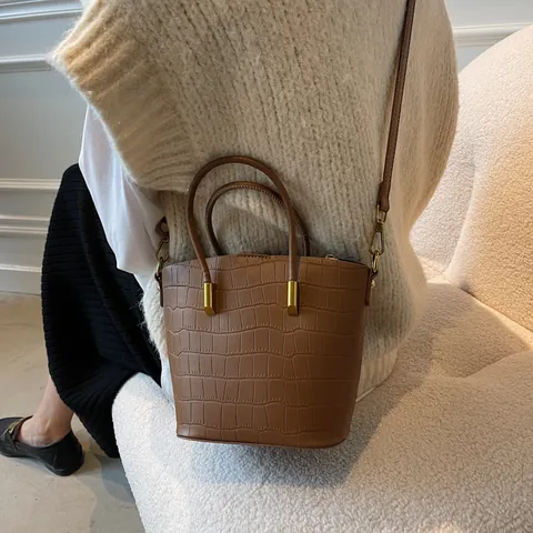 Bolso de Cubo de Cuero PU Vintage con Relieve de Cocodrilo para Mujer Bolso de Hombro Cruzado Minimalista con Herrajes Dorados Uso Diario