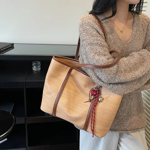 Large Capacity Woven Texture PU Leather Tote Bag For Women With Heart Charm Simple Casual Shoulder Bag Office Commute Handbag