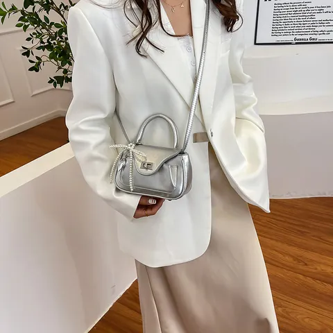 Vintage Koreaanse Stijl Effen Kleur Glanzend PU-Lederen Mini Vierkante Handtas Voor Vrouwen Mode Crossbody Tas Met Kunstparel Strik