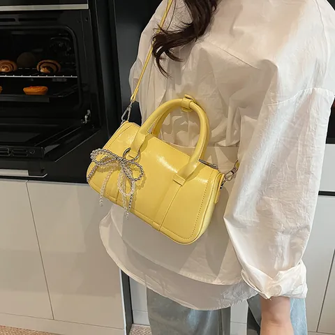 Moda Donna Pelle PU Borsa Boston a Cuscino Con Pendaglio a Fiocco in Perline Grande Capacità Tinta Unita Borsa a Tracolla