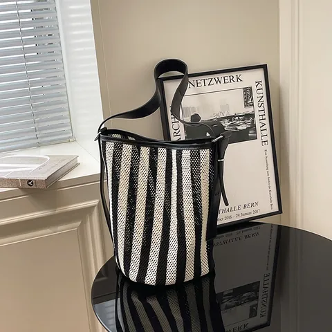 Bolso Cubo de Malla a Rayas para Mujer Bolso de Hombro Casual de Gran Capacidad Con Correa de Cuero PU Bolso de Punto