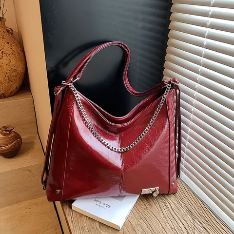 Large Capacity Oil Wax PU Leather Tote Bag For Women Retro Solid Color Hobo Shoulder Bag With Chain Heart Pendant