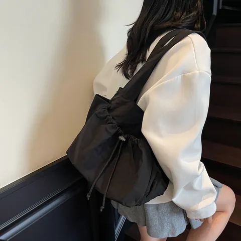 Women Large Capacity Nylon Tote Bag Fashion Wrinkled Drawstring Shoulder Bag Minimalist Casual Daily Commute Handbag