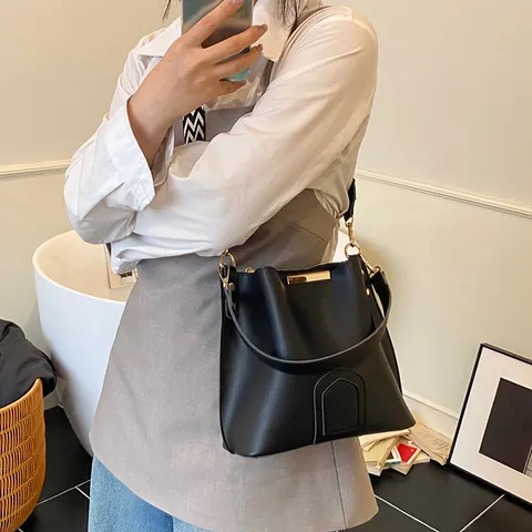Fashion PU Leather Bucket Bag For Women With Wide Geometric Shoulder Strap Casual Crossbody Bag Large Tote Handbag