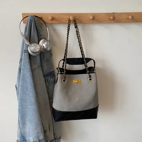Women Vintage Quilted Diamond Lattice Bucket Bag PU Leather Color Block Shoulder Crossbody Bag With Metal Chain Strap Turn Lock Commuting Tote
