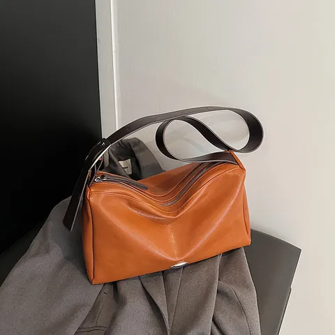 Women Vintage Large Capacity PU Leather Shoulder Bag Simple Solid Color Crossbody Bag With Adjustable Strap Metal Buckle