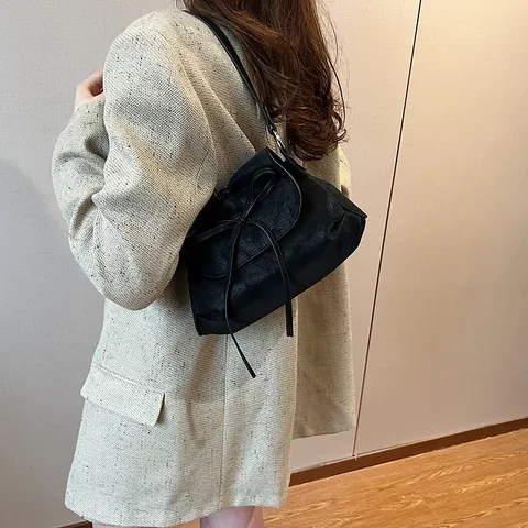 Women's Elegant PU Leather Shoulder Bag With Sweet Bow Decoration Pleated Large Capacity Underarm Bag Fashion Crossbody Bag