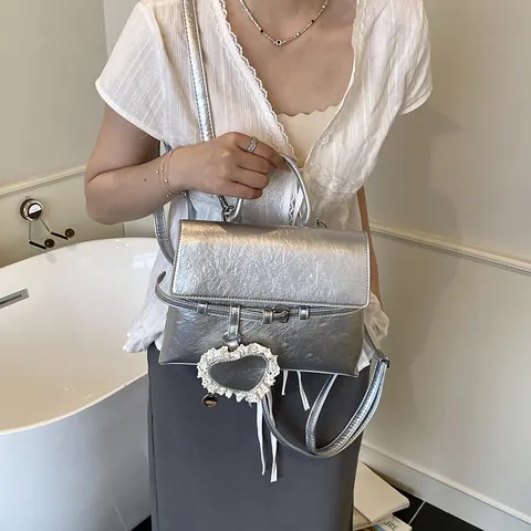 Mochila Bolso de Mano de Cuero PU Vintage para Mujer Con Colgante de Corazón de Encaje Plateado Metalizado Color Sólido Bolso Cuadrado Casual