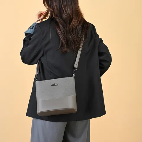 Women Large Capacity PU Leather Fabric Patchwork Bucket Bag Minimalist Casual Shoulder Crossbody Bag Waterproof Mommy Handbag