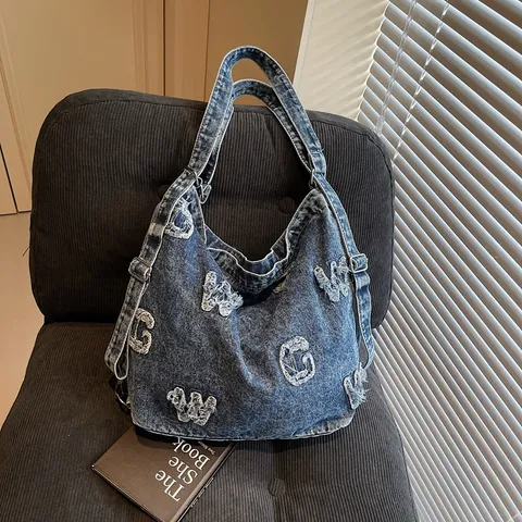 Borsa Tote in Denim Lavato da Donna Grande Capacità Orecchini a Bottone con Patch di Lettere Distressed Vintage Borsa a Spalla