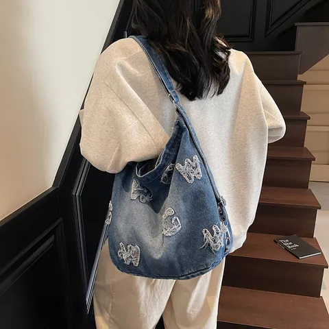 Borsa Tote in Denim Lavato da Donna Grande Capacità Orecchini a Bottone con Patch di Lettere Distressed Vintage Borsa a Spalla