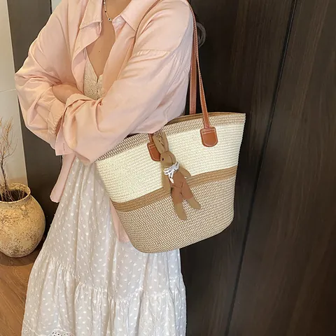 Bolso Tote de Paja Tejida de Gran Capacidad para Mujer Casual Rayado Bloque de Color Bolso de Hombro Con Colgante de Conejo