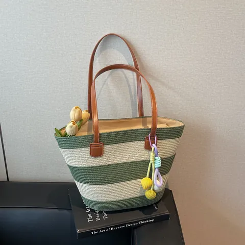 Borsa Tote a Righe in Paglia Intrecciata di Grande Capacità per Donna Borsa a Tracolla Estiva da Spiaggia con Tracolle in Pelle e Pendente