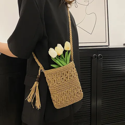 Böhmische Stroh Gewebte Umhängetasche Für Damen Hohl Blumenmuster Mini Handytasche Mit Quasten Holzperlen Strand Urlaub Tasche