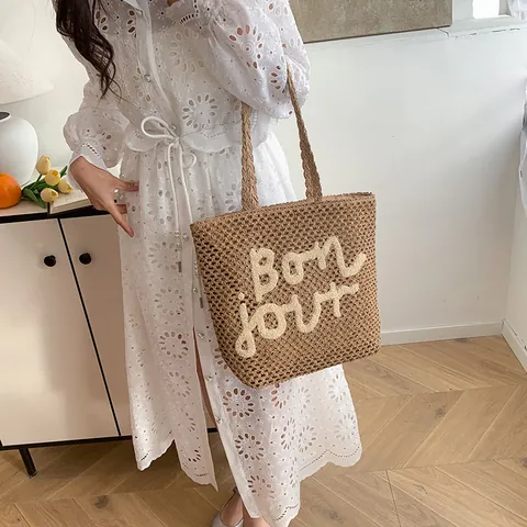 Sac Cabas Femme en Paille Tressée Style Français Ajouré Grande Capacité Sac à Épaule Plage Broderie Bonjour Vacances Été