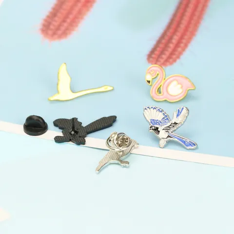 Broche de Esmalte de Aleación de Zinc de Pájaro de Dibujos Animados Japonés Flamenco Gallo Loro Cisne Alfileres de Solapa Para Ropa Mochila Decoración Accesorios