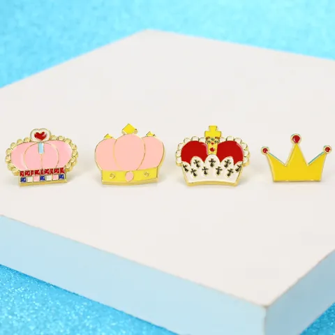 Kreative Krone Emaille Brosche Pin Legierung Mehrfarbig Tropföl Cartoon Reversnadeln Für Kleidung Rucksack Zubehör Schmuck Geschenk
