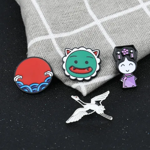 Vintage Chinese Style Enamel Pin Brooch Cartoon Character Crane Sun Wave Lion Head Alloy Badge For Backpack Clothes Decoration