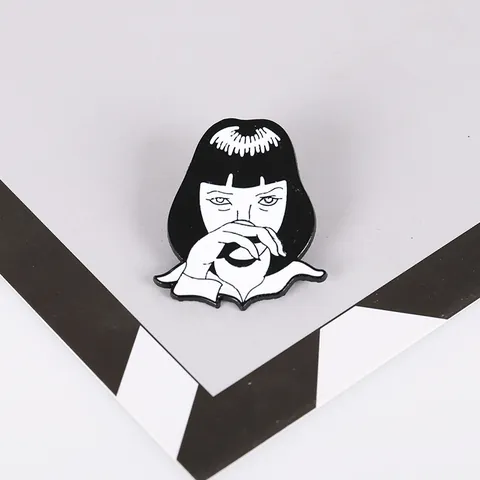 Pin de Esmalte Vintage Gothic Punk Retrato de Personaje de Película Retro Broche de Aleación para Mochila Ropa Chaqueta Joyería de Moda