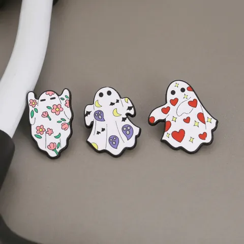 Cartoon Ghost Enamel Pin Halloween Cute Spooky White Ghost Brooch For Backpacks Clothing Jackets Women Men Fun Jewelry