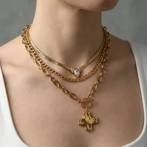 Collar con Colgante de Cruz de Acero Inoxidable para Mujer Chapado en Oro Cadena de Serpiente Zirconia Eslabones Broche de Palanca