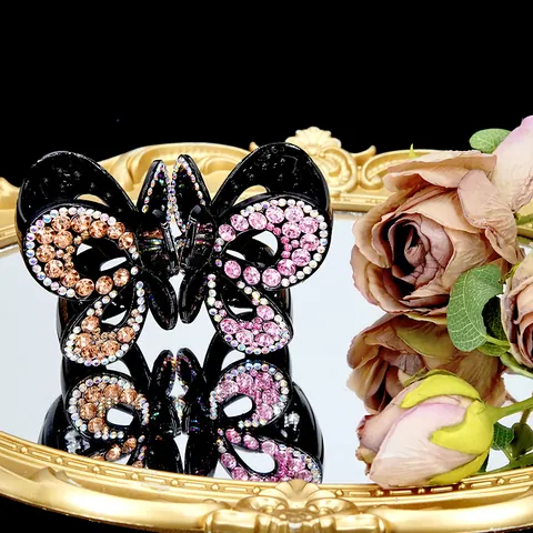 Elegant Butterfly Hair Claw Clip With Rhinestones Sparkling Acrylic Hair Accessory For Women Fashion Hair Catch Clip