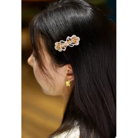 Vintage Alloy Butterfly Rhinestone Hair Clip Elegant Crystal Flower Spring Clip For Women Wedding Banquet Hair Accessories
