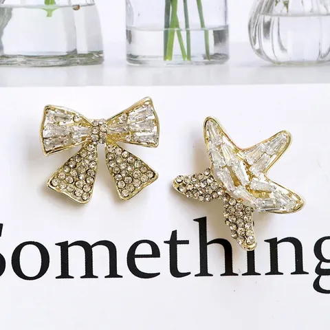Spilla in Zirconia Stile Coreano per Donna Lega Strass Stella Marina Cigno Fiore Fiocco Spilla Accessori Eleganti per Abiti Regalo