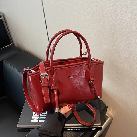 Bolso de Mano de Cuero PU Brillante Vintage para Mujer Decoración de Nudo Bolso de Hombro Con Correa Desmontable Color Sólido
