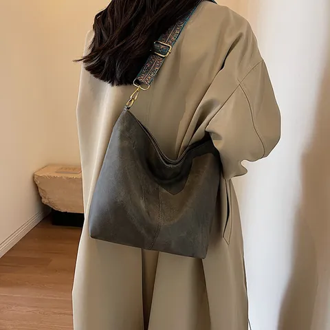 Retro PU Leder Tote Bag Große Kapazität Für Damen Mit Böhmisch Ethno Breit Schultergurt Einfach Casual Schultertasche Pendeltasche