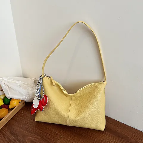 Women Lychee Grain PU Leather Hobo Bag Large Capacity Pleated Shoulder Bag With Cute Elephant Charm Zipper Closure Casual Handbag