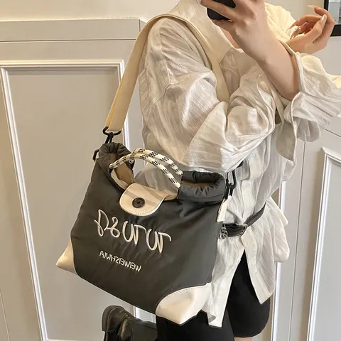 Große Kapazität Gesteppte PU Leder Tragetasche Für Damen Koreanischer Stil Buchstabenstickerei Schulter Umhängetasche Alltagstasche