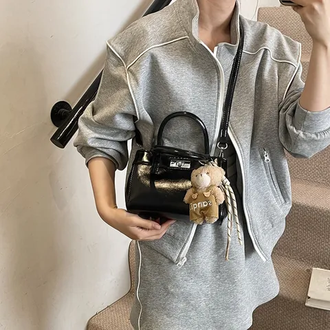 Women High Gloss PU Leather Crossbody Handbag With Plush Bear Charm Metal Twist Lock Simple Solid Color Shoulder Bag