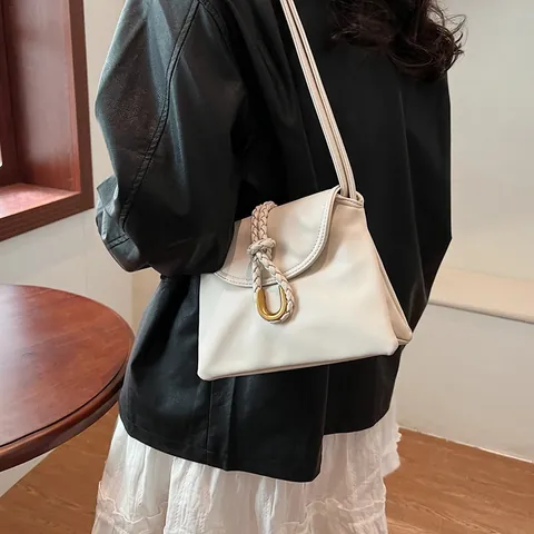 Women's PU Leather Shoulder Bag Braided Rope Horseshoe Buckle Minimalist Large Capacity Crossbody Bag For Commuting