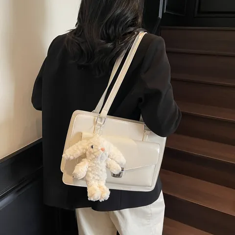 Dames Vintage PU Lederen Tote Bag Minimalistische Campus Messenger Bag Met Zilveren Metalen Slot Klepvak En Konijn Hanger