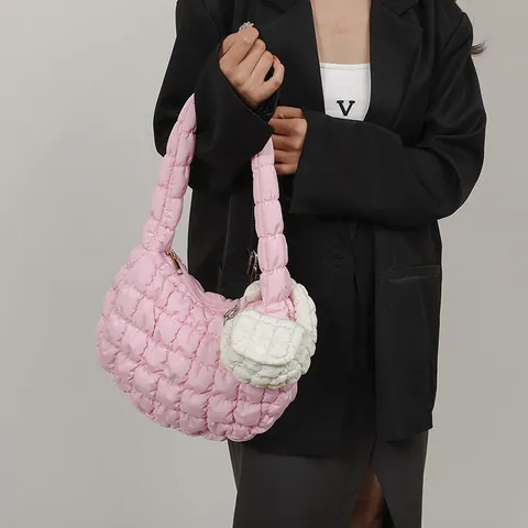 Damen Mode Mini Gesteppte Wolke Handtasche Plissee Puffer Umhängetasche Mit Abnehmbarem Mini Münzbörse Anhänger Für Den Alltag