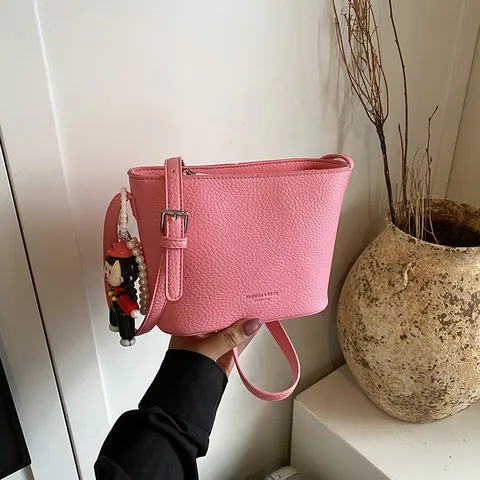 Fashion Lychee Grain PU Leather Bucket Bag For Women Large Capacity Tote Shoulder Crossbody Bag With Cartoon Pendant
