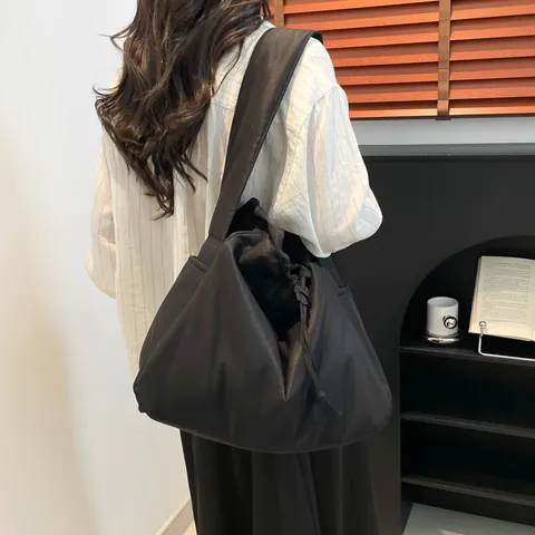 Bolso Tote de Nailon de Gran Capacidad para Mujer Plisado Cordón Bandolera Casual Puffy Hobo Bolso de Viaje Diario