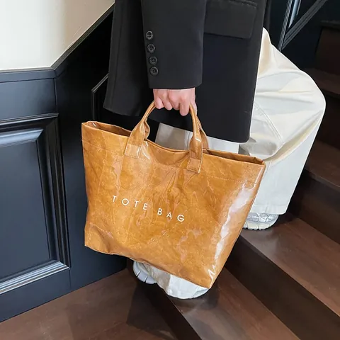 Bolso Tote de Gran Capacidad para Mujer de Papel DuPont Arrugado Con Capa de PVC Impermeable Bolso de Compras Casual de Moda Impresión de Letras