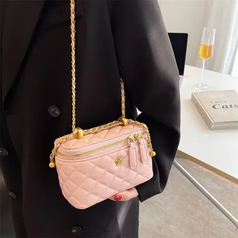 Bolso de Mano Acolchado para Mujer Mini Estuche de Maquillaje Cadena Bolso de Hombro Cuero PU Decoración Flor de Camelia Cuadrado