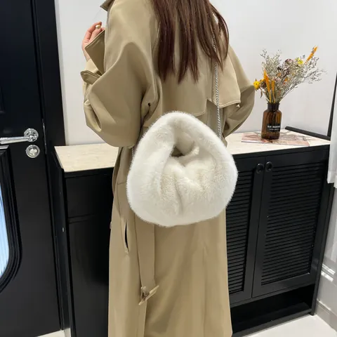 Borsa a Tracolla Casual in Ecopelliccia Peluche Morbida Borsa a Spalla Cloud Dumpling Con Catena in Metallo Argento Autunno Inverno