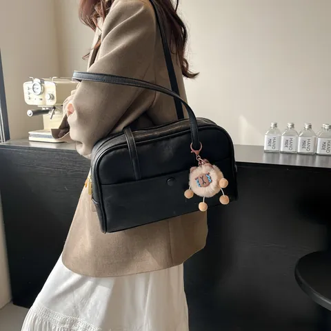 Koreaanse Vintage PU Leren Schoudertas Voor Dames Mode Tote Onderarmtas Met Pluche Charm Casual Dagelijkse Handtas