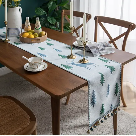 Runner da Tavola Natalizio Renna Foresta Pino Tessuto Jacquard Decorazione Casa Nordica Con Nappe di Perline