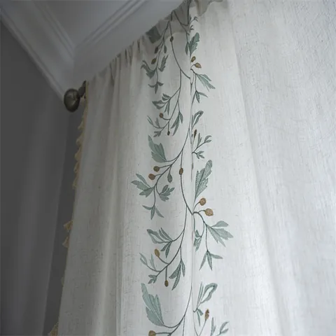 Tende in Cotone e Lino Con Ricamo Floreale Pastorale e Nappina Semi Oscuranti Con Passante Per Asta Ganci Occhielli